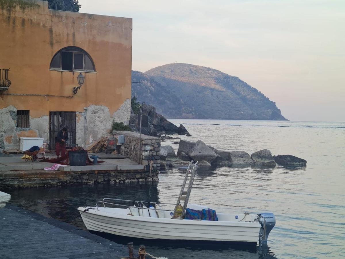 Ferienwohnung Lipari Centro Storico Flat 7 Min From Port Exterior foto
